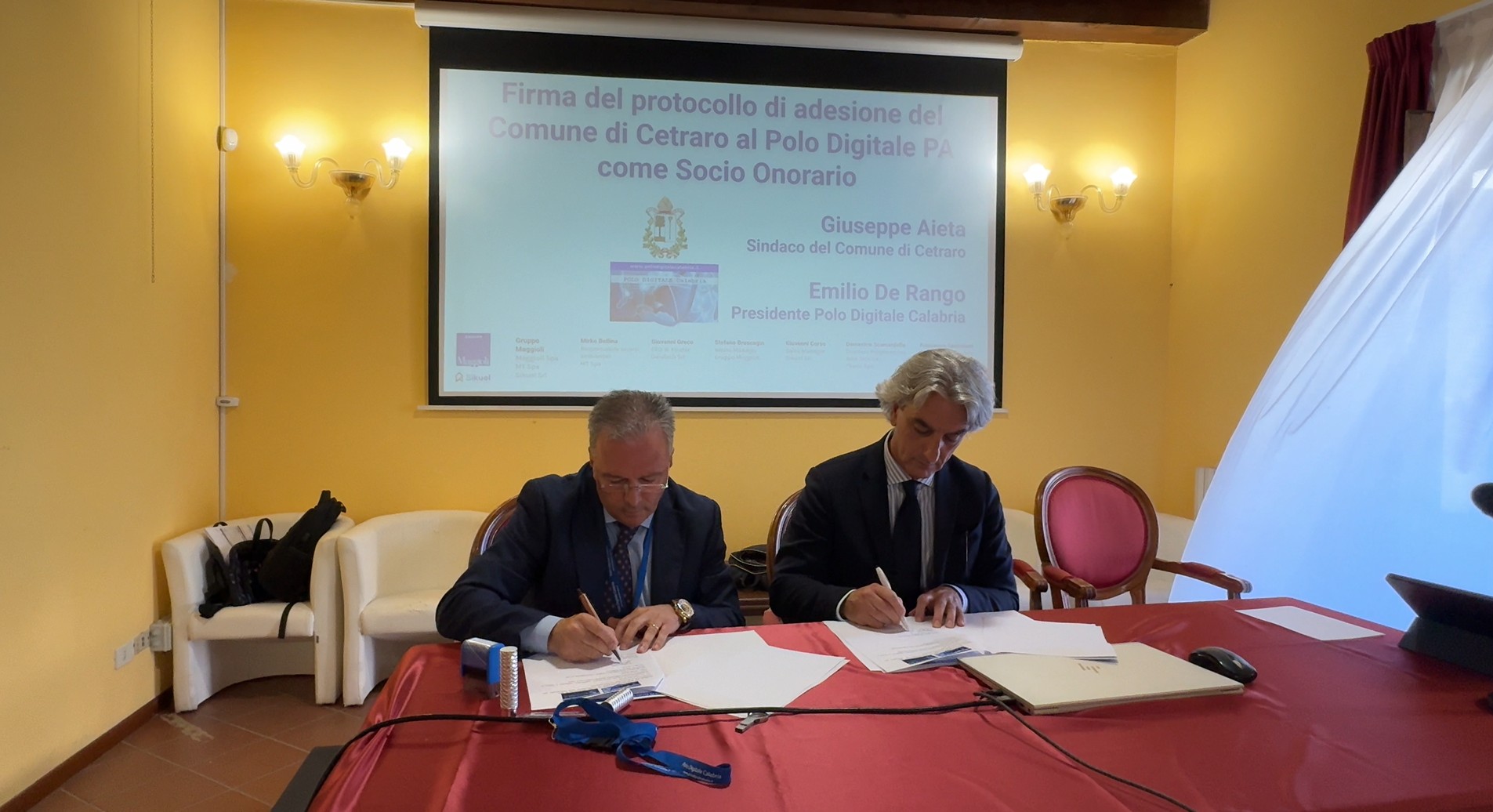 Cetraro Protagonista dell’Innovazione: Grande Successo per il Convegno sulla Transizione Digitale e Ambientale Siglato il protocollo d’intesa con il Polo Digitale PA.